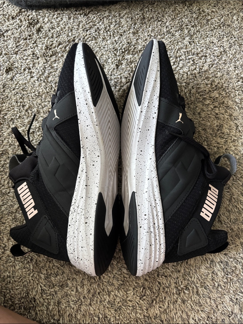 Puma Women’s Black Athletic Shoes with Light Pink Branding - Picture 4 of 9